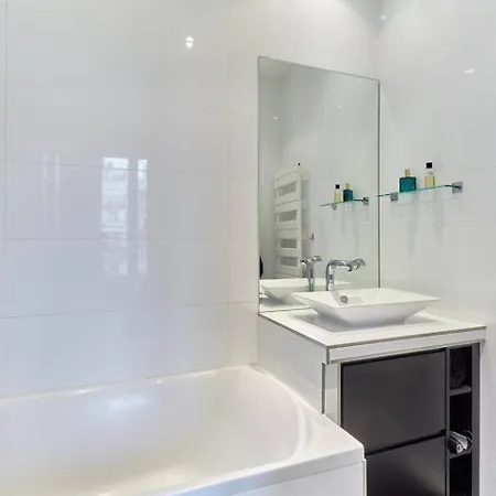 Superb Arc De Triomphe Apartment