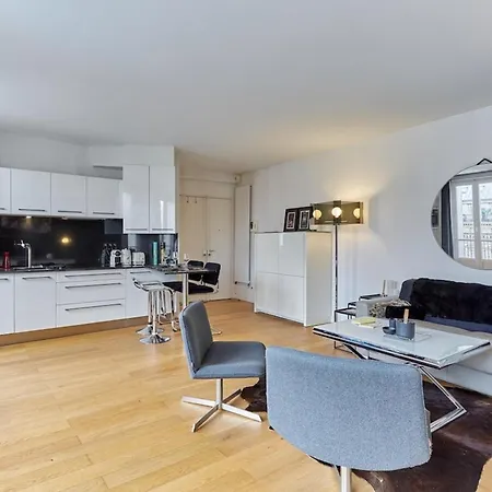 Superb Arc De Triomphe Apartment Paris